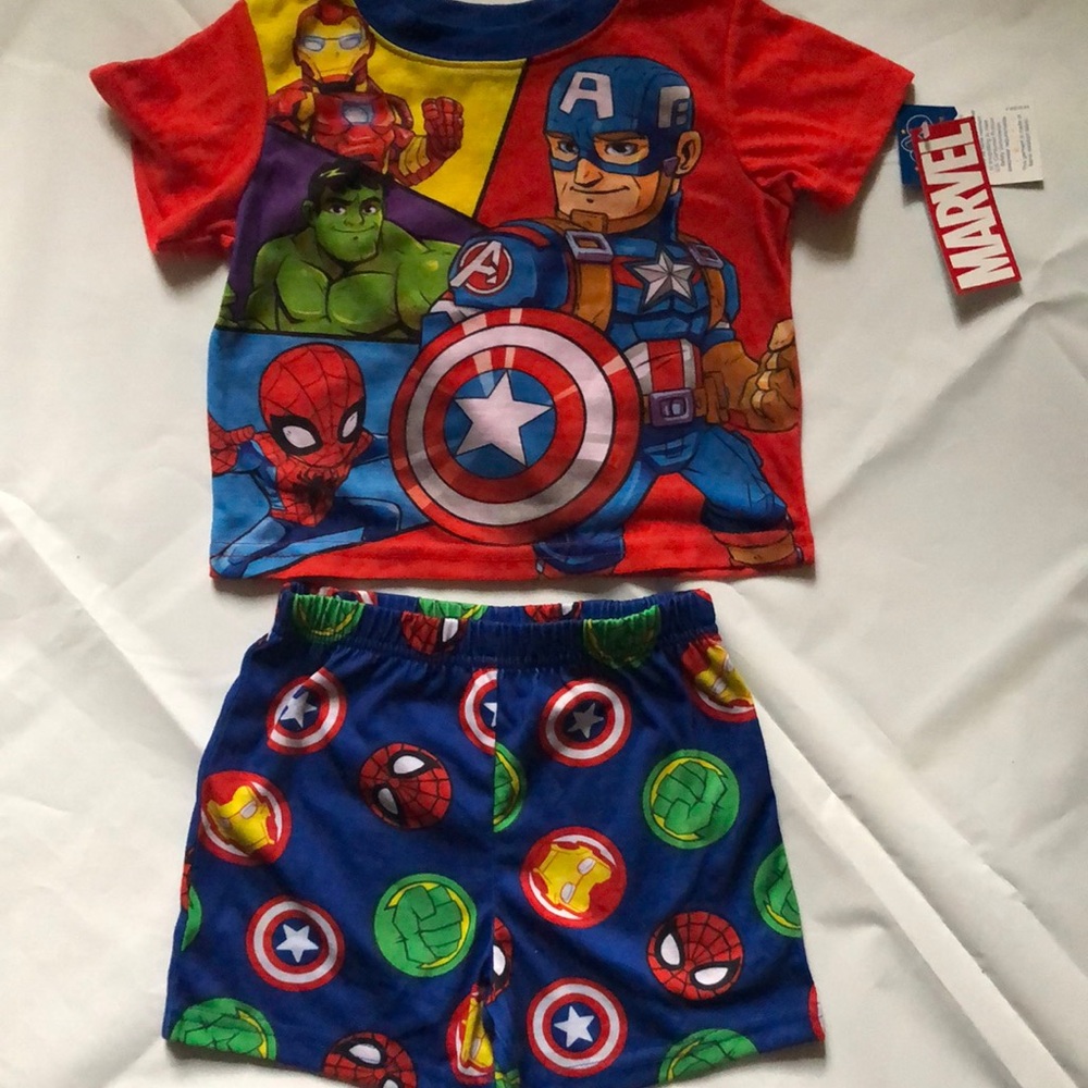 Pajamas 2 piece Marvel Heroes toddler boys size 2T polyester AMC shorts